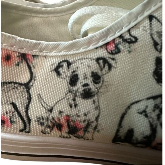 Chihuahua size 9 White Canvas Sneakers Lace Up Low-Top Casual shoes floral - Picture 9 of 10